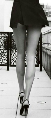 stunning-legs:  Stunning Legs http://stunning-legs.tumblr.com/