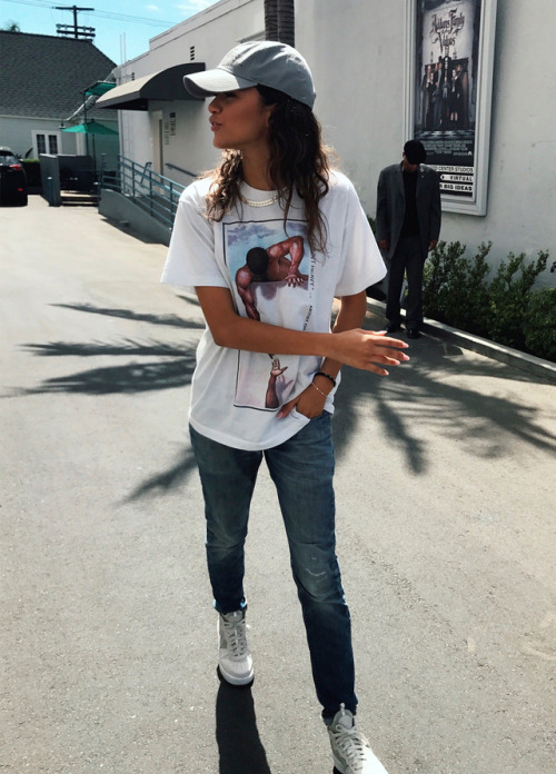 dappertomboy: zendaya: I raided Dwayne Wayne’s closet…thanks tv pops for your fres