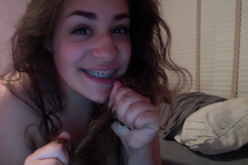 thelittlebabygirl:  ive been smiling and laughing a lot lately 