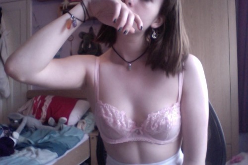 sullensprite:lounging around the house bein a princess u know how it is