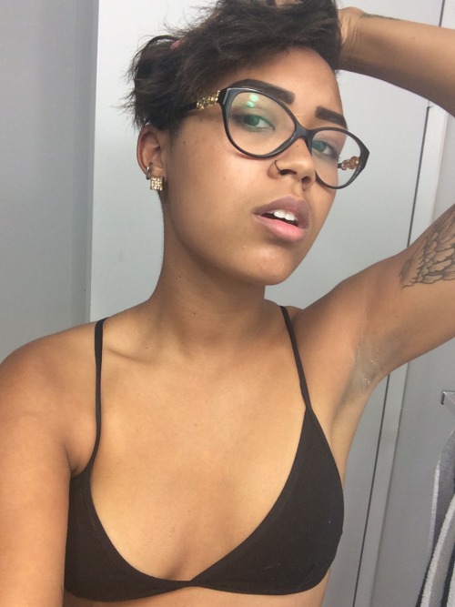 thehomiejhines:uglygirlsclub:ja-ll:I took my braids out for good and gave myself a fresh buzz. I fin