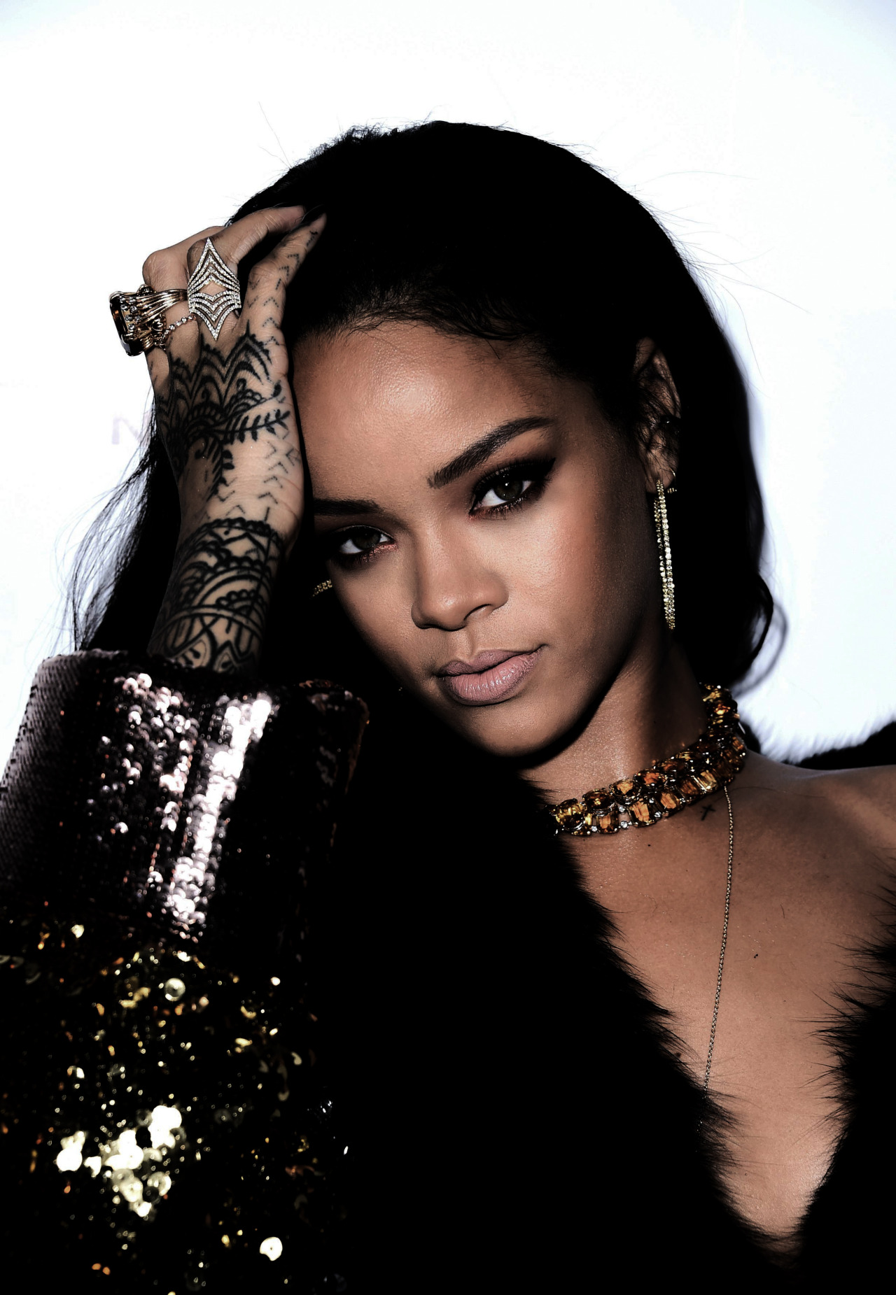 Rihanna ∞