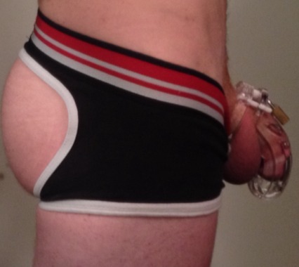 bigandlocked:  After setting up the tumblr and browsing for two hours, locked up