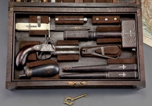 steampunktendencies: Vampire Hunter Kit “Cased vampire killing kit, in a rosewood and ebony ca