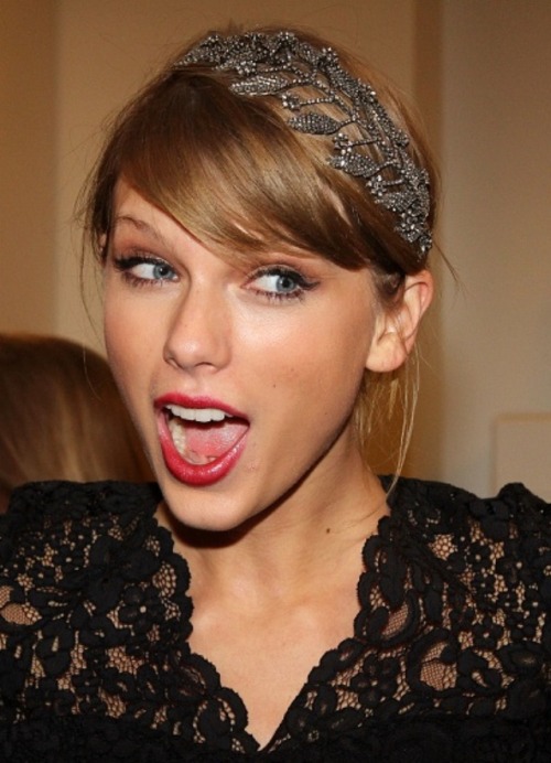 belleswift17: THIS smile is everything. It’s so wonderful to see Taylor so happy. ❤️