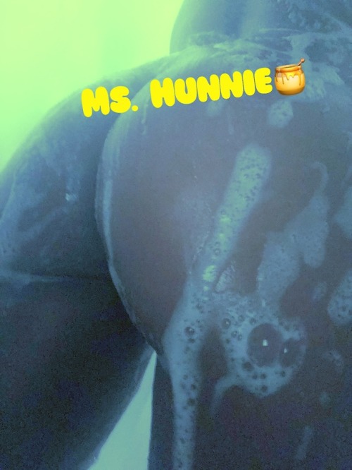 mshunnie: MS. FATPUSSY ☺️❤️#mshunnie #peakaboo #roundbrown #ass #anal #sundressseason #nopantieseaso