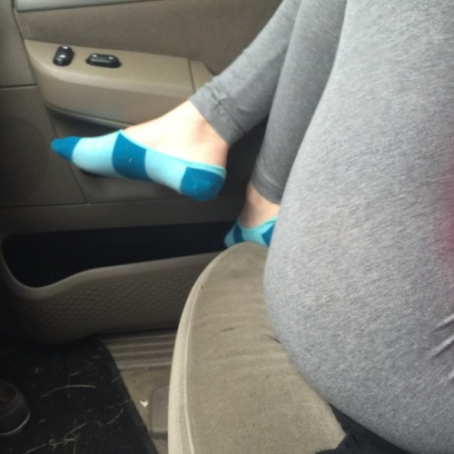 feetoftheworld69:Love it when the wife has her feet on the dash! Me too&hellip;.I would love to 
