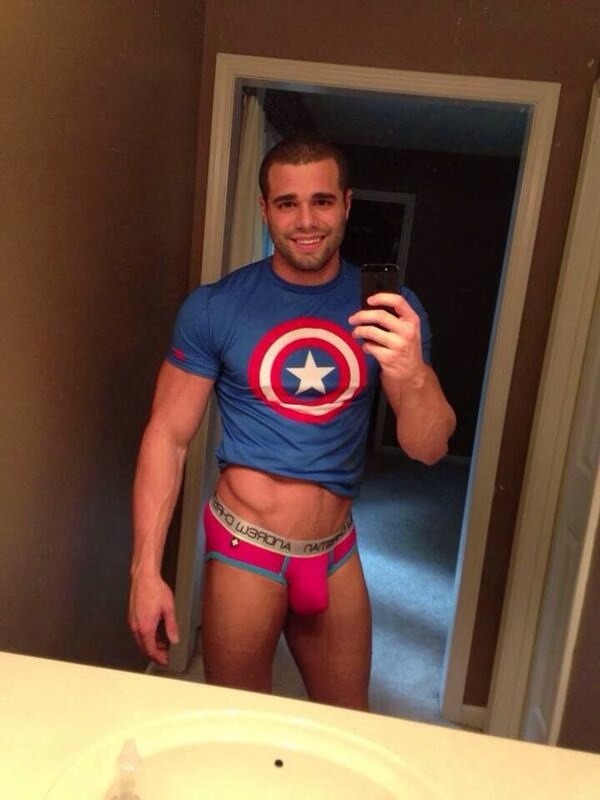 briefsgalore:Every day new hot guys showing off their body in briefs or speedos! Check