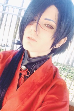 spectredeflector:Koujaku today! This cosplay is HELLA ANNOYING TO WEAR after I got pics I immediately wrapped the kimono around my waist and took all the accessories off but hey my tat looks cool