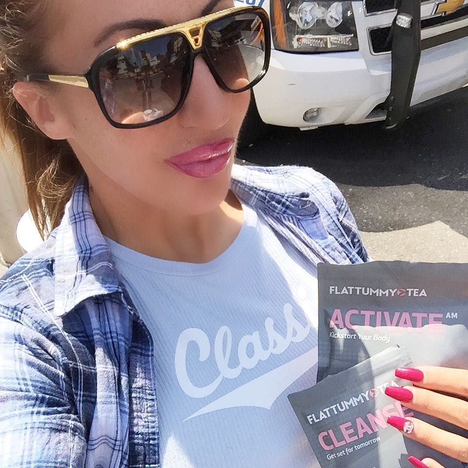 Even when I travel I always pack my @flattummytea  keeps me energized with my hectic