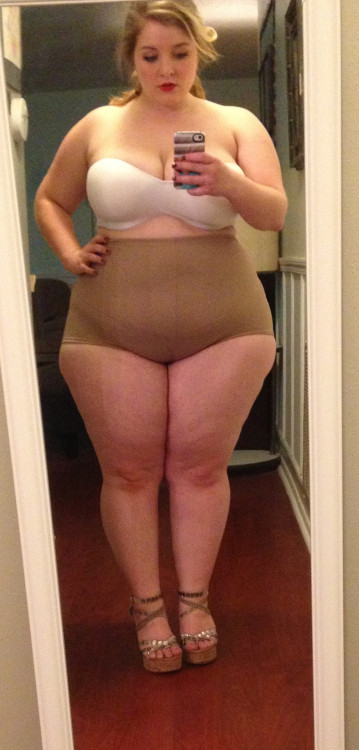 sammy361969: A very attractive lady.