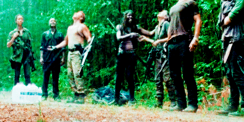 strfires: Girls having fun together on S05E10 “Them”  (◠ω◠✿)