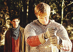 cainesorenkingofthefayz:  this is my new favourite gif set 