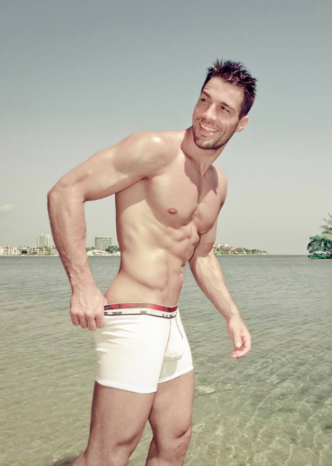 meniloveat5280:  Follow for over 100,000 examples of The Art of Man.  With over 30,000