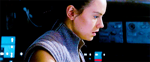 wanda-maximova:Leia: Rey, may the force be with you .