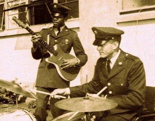 (via Private James Hendrix of the 101st Airborne, playing guitar at Fort Campbell, 1962. : OldSchool