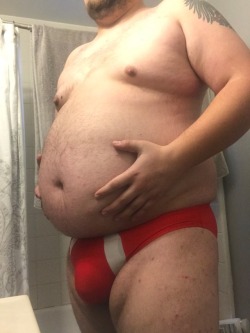 chubblersds:Some red speedo for you guys