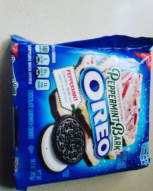 Friggin&rsquo; amazeballz! #oreo #peppermint #peppermintbark #limitededition #chocolate #nabisco