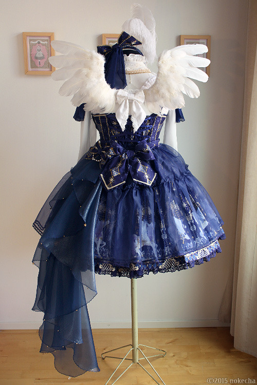 nokecha:  Crystal Dream Carnival Pegasus OutfitWhen I heard that Angelic Pretty was going to be at the Hellocon Teaparty 2015 I started planning this outfit. The theme of the teaparty was Fairytale Theatre so I decided to go with the pegasus theme as