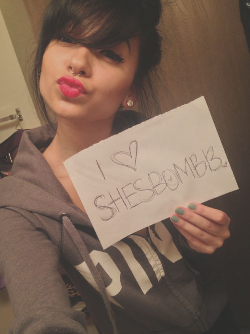 shesbombb:  Shoutout to miya for the fansign make sure you follow her!! MyNiggaMiya.tumblr.com