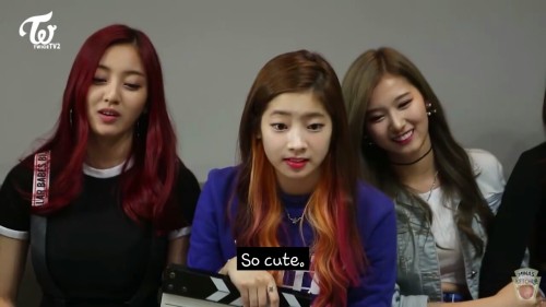 mooooosa:  Director Dahyun getting super excited about Momo’s cuteness 