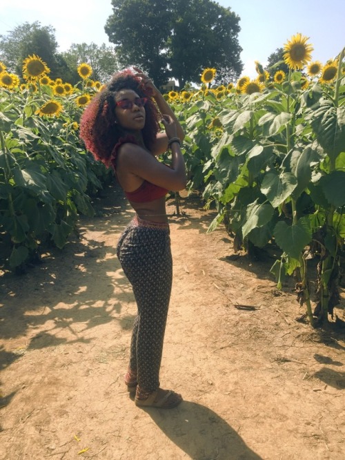 Porn Pics thistrinidadian:🌻🌻🌻 Summer time