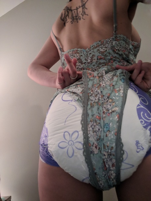 tolaymedown:what is cute lingerie without a nappy underneath?