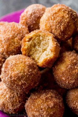 guardians-of-the-food:  Easy Chai Spice Donuts