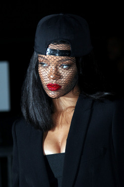 gay4rihanna:  Rihanna at Givenchy Fashion