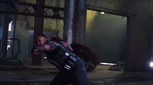 theavengers:Sam Wilson exercising with Captain America’s shield