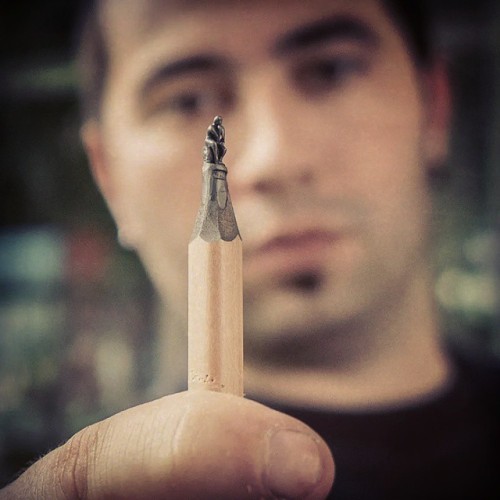 boredpanda:   Stunningly Detailed Sculptures Carved From Pencil Tips By Bosnian Artist     Beeeeesssssstiaa O.O