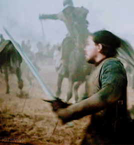 kitsn0w: Kit Harington with Longclaw and the “Stark family sword”
