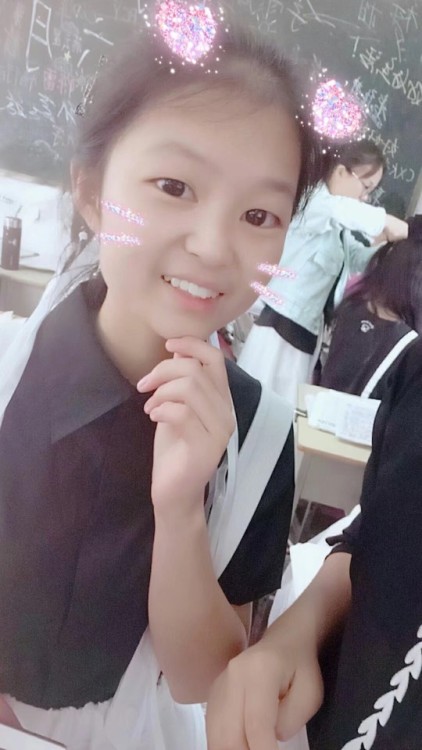 asd244210: 有人喜欢萝莉吗  本人18 在南京 线下只在南京鼓楼区 其他地方不要还有一个双胞胎姐姐 也可以1对1 口嗨勿扰 需要的联系
