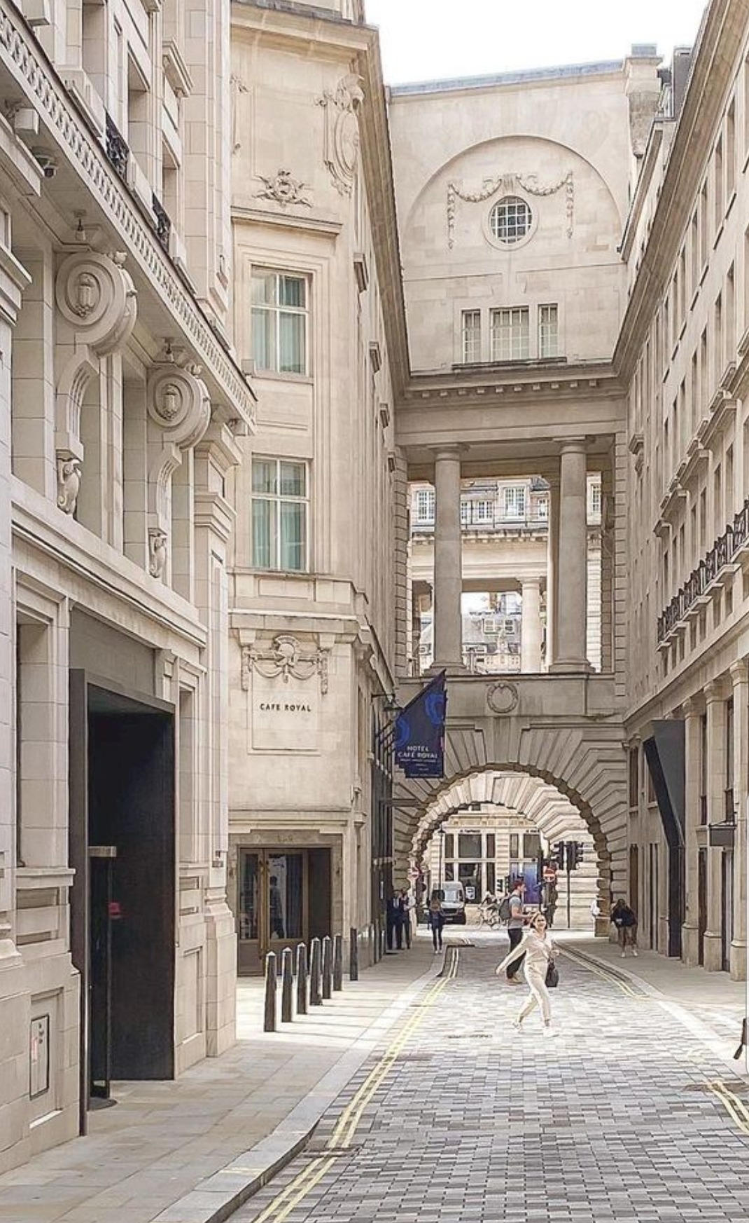 enchantedengland:    Mayfair is the poshest part of London, with spectacular architecture