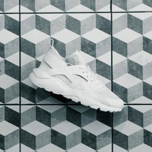 Nike Air Huarache Ultra Breathe are so close to weightless.. All white kicks have never looked so go