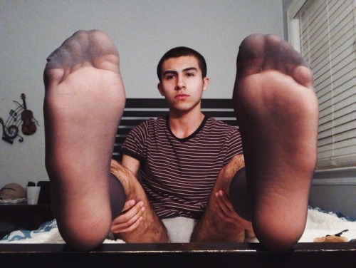 ticklemysheersocks: gaysheers: Sheer Feet I wish I knew who he is ‘cause I’m fallin