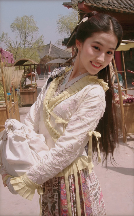 Liu Yifei as 赵灵儿 