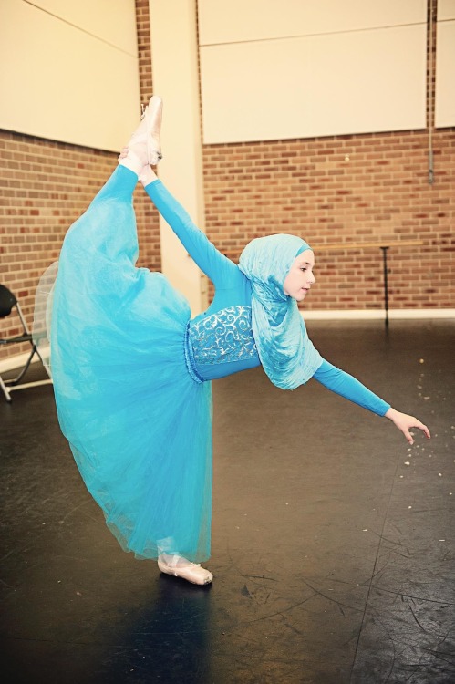 mashable:  14-year-old Muslim girl dreams to be the first hijabi ballet dancer A young Muslim ballerina wants other girls like her to know they can make a change — no matter their beliefs or the clothes they choose to wear. Stephanie Kurlow converted