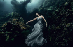 mudwerks:  (via A Surreal Underwater Photo