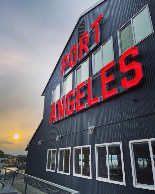 visitportangeles:  We love our special corner of the world here in #PortAngeles. 🤩  Will you be visiting us this summer?   Thanks to @theflyinggoat_tinyhouse for this awesome pic ✌️  #VisitPortAngeles https://instagr.am/p/Cdj-GTpLQwL/   I miss
