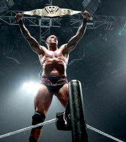 fishbulbsuplex:  WWE Heavyweight Champion