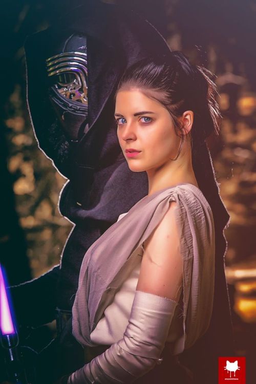 titansofcosplay:This Star Wars photoshoot is beyond amazing and features the talents of many incredi