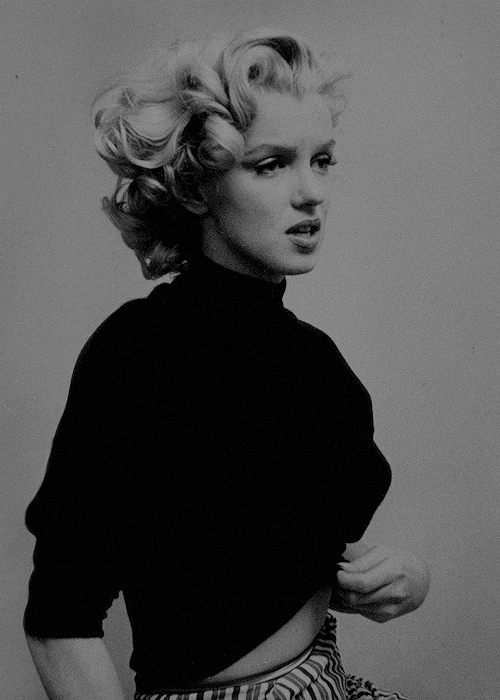 normajeaned:Marilyn Monroe photographed by Ben Ross, 1953.