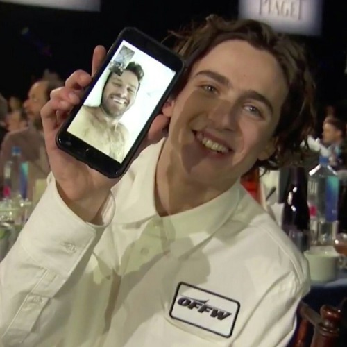 Sex dekaohtoura:  My fave guys holding their pictures
