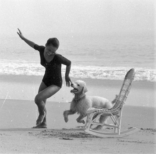 olivethomas:Eartha Kitt at the beach, 1957