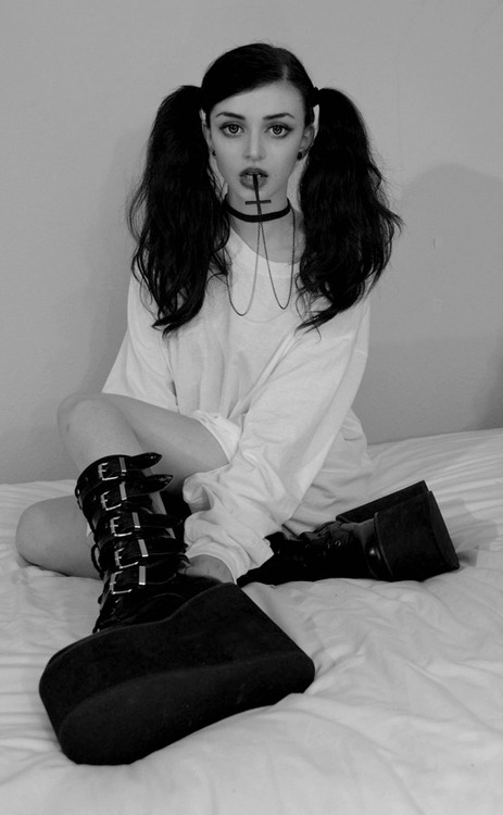 dee-mons:  mila mortice on We Heart It. weheartit.com/entry/51191550/via/Laylaisawesome
