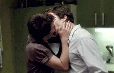 highonhiddlebatch:   Benedict’s kiss series.. I can’t help but feel jealous of