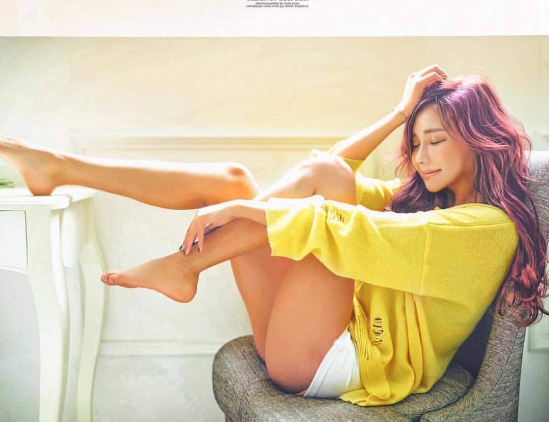 realbona:  레이싱 모델 김하율 반지희 맨발, 발가락