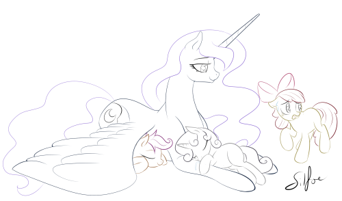 lunadoodle:  Started a doodle.. got too tired to finish it. So have some abandoned lineart!  x3