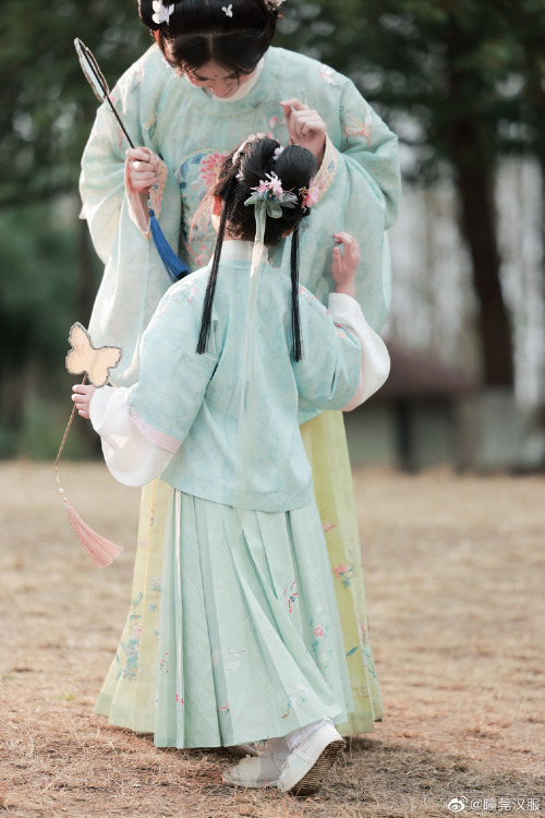 chinese hanfu by 瞳莞汉服